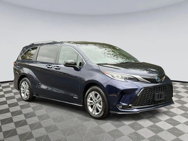 2021 Toyota Sienna XSE