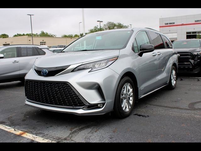 2021 Toyota Sienna XSE