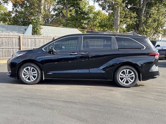 2021 Toyota Sienna XSE