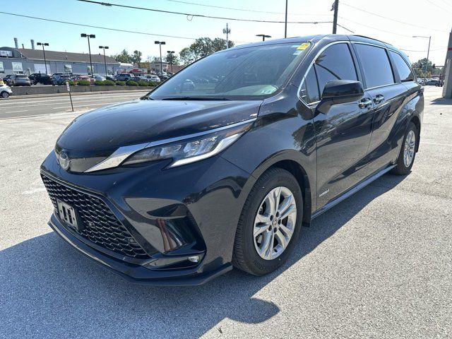 2021 Toyota Sienna XSE