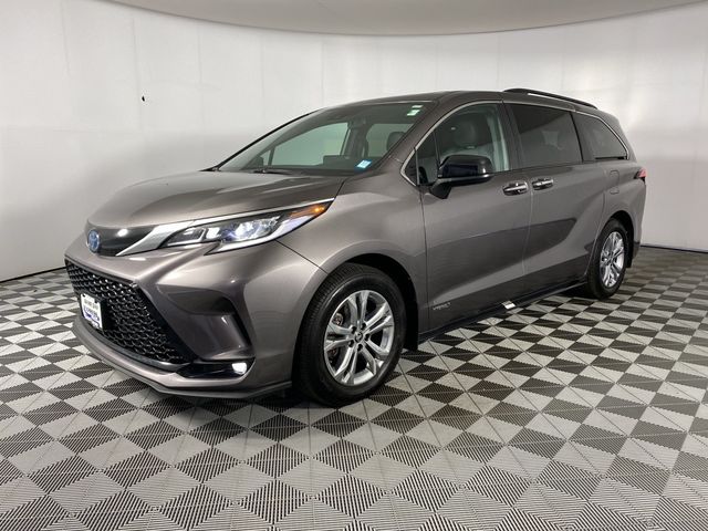 2021 Toyota Sienna XSE