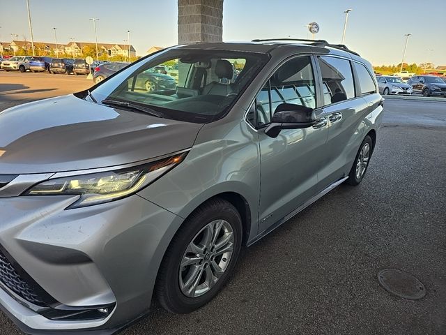 2021 Toyota Sienna XSE