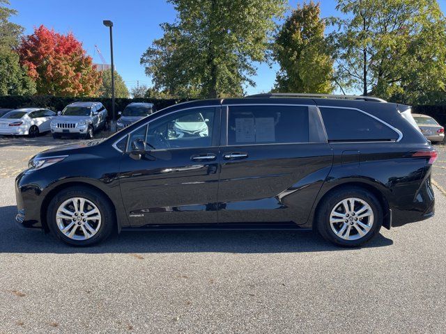 2021 Toyota Sienna XSE