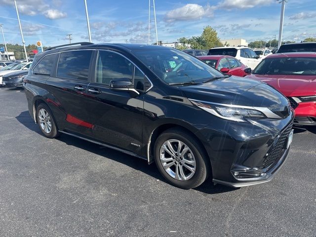 2021 Toyota Sienna XSE