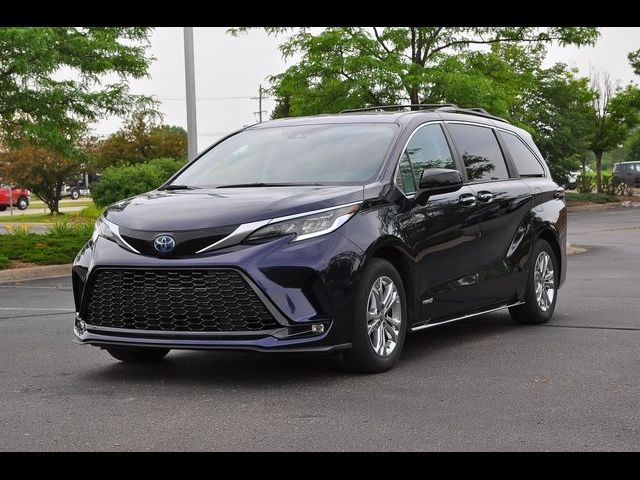 2021 Toyota Sienna XSE