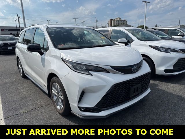2021 Toyota Sienna XSE