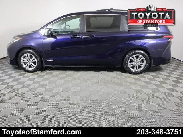 2021 Toyota Sienna XSE