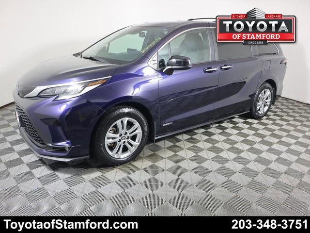 2021 Toyota Sienna XSE