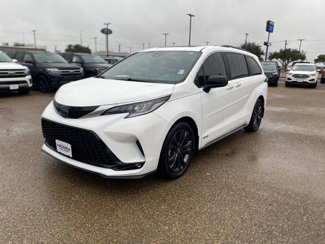 2021 Toyota Sienna XSE