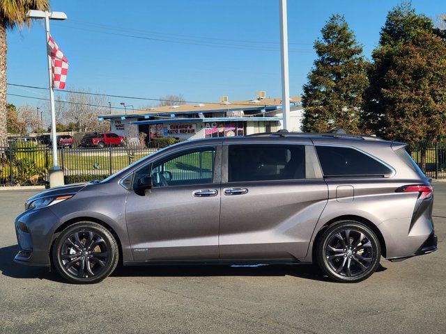 2021 Toyota Sienna XSE