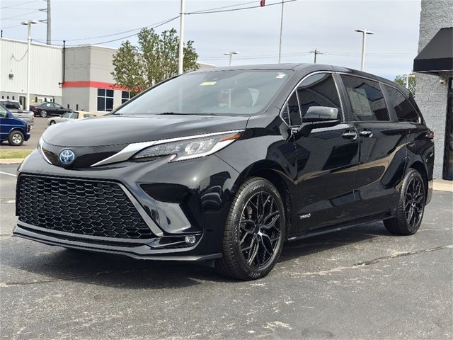 2021 Toyota Sienna XSE