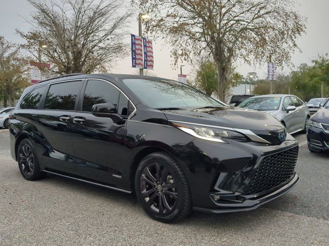 2021 Toyota Sienna XSE