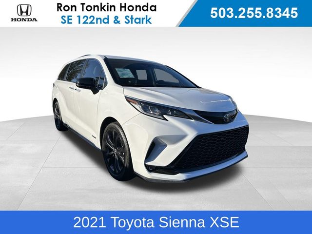 2021 Toyota Sienna XSE