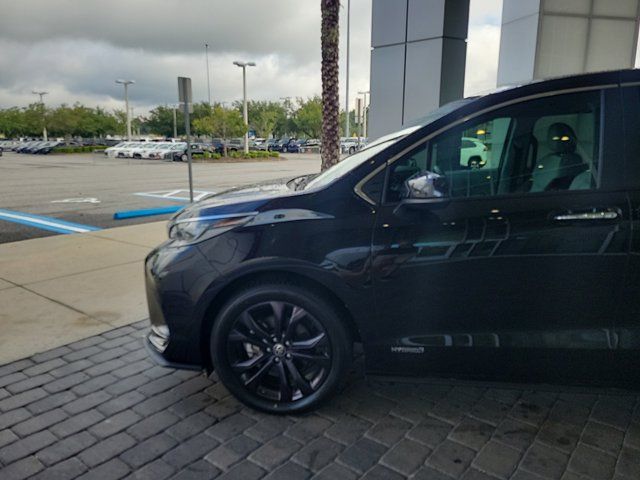 2021 Toyota Sienna XSE