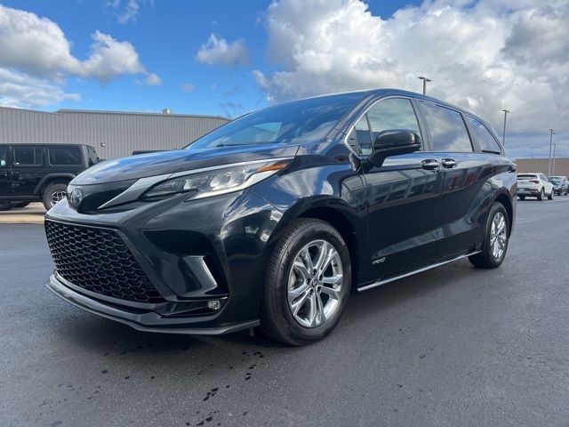 2021 Toyota Sienna XSE