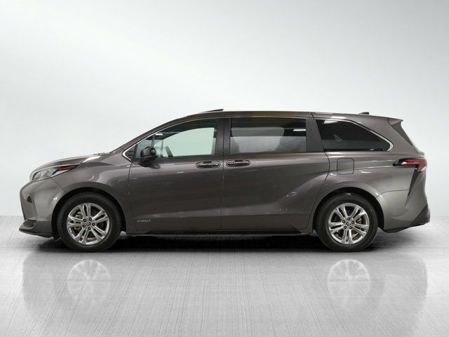 2021 Toyota Sienna XSE