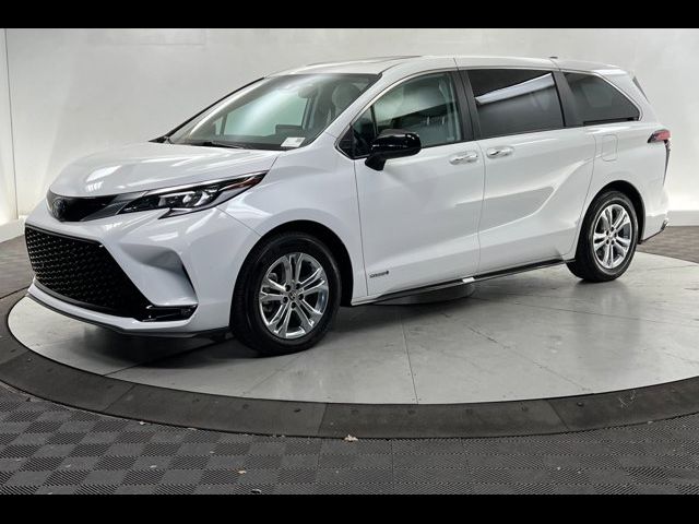 2021 Toyota Sienna XSE