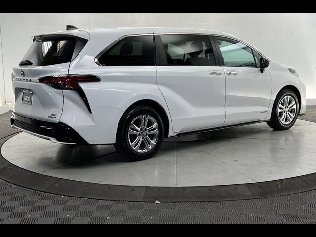 2021 Toyota Sienna XSE