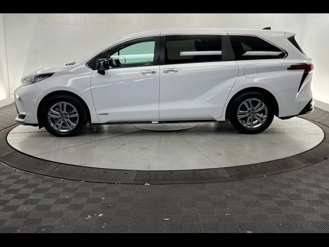 2021 Toyota Sienna XSE