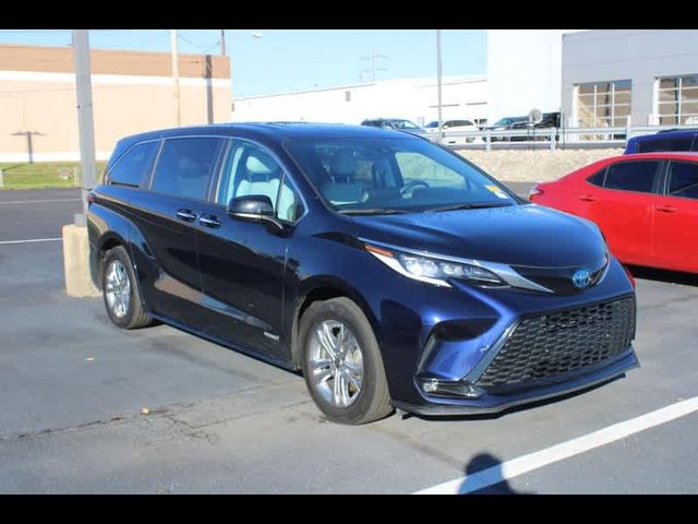 2021 Toyota Sienna XSE