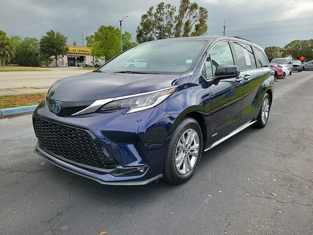 2021 Toyota Sienna XSE