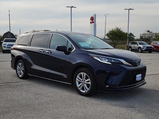 2021 Toyota Sienna XSE