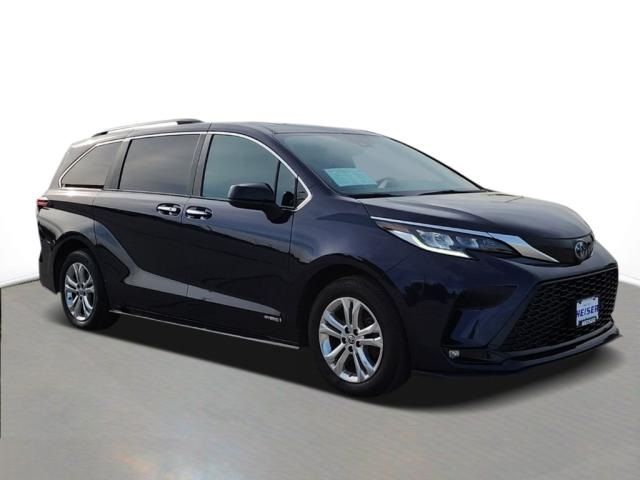 2021 Toyota Sienna XSE