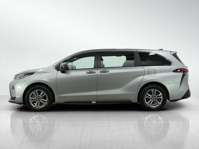 2021 Toyota Sienna XSE