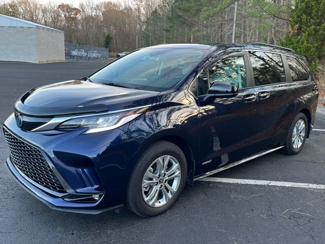 2021 Toyota Sienna XSE