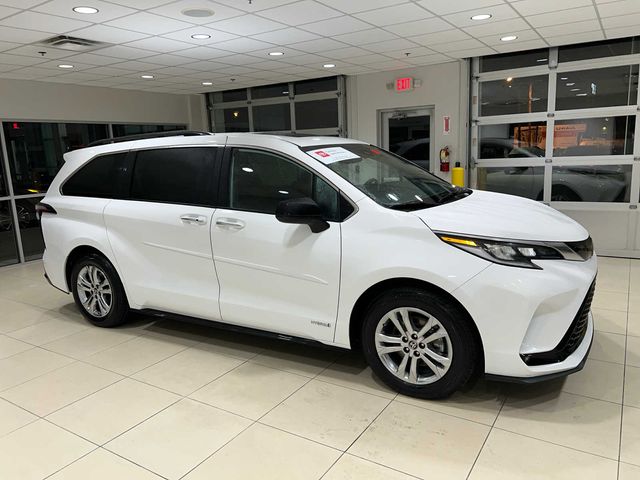 2021 Toyota Sienna XSE