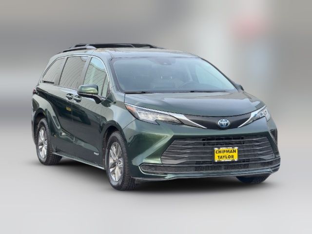 2021 Toyota Sienna LE