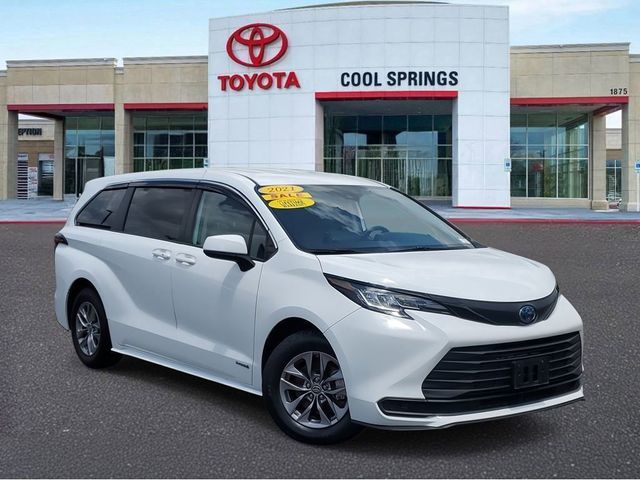 2021 Toyota Sienna LE