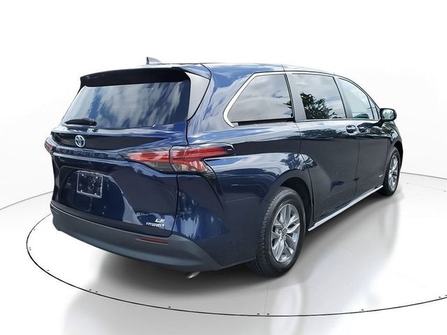 2021 Toyota Sienna LE