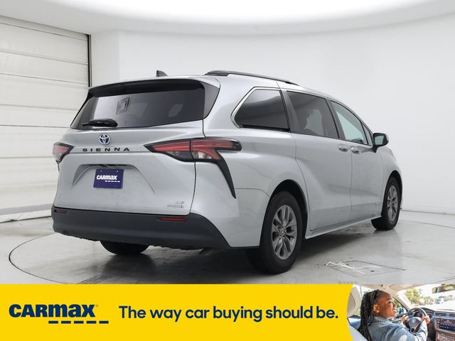 2021 Toyota Sienna LE