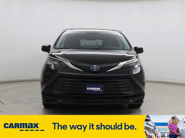 2021 Toyota Sienna LE
