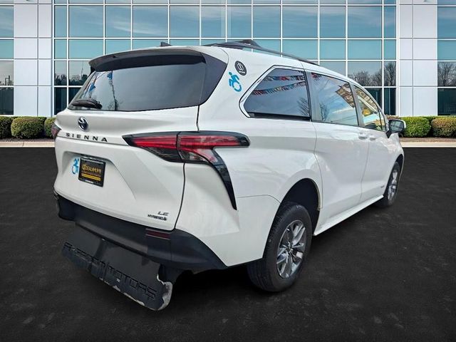 2021 Toyota Sienna LE