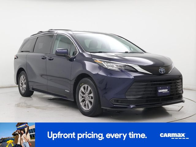 2021 Toyota Sienna LE