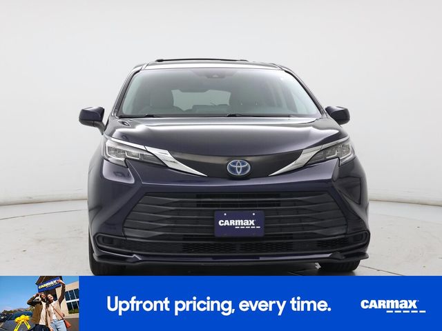 2021 Toyota Sienna LE