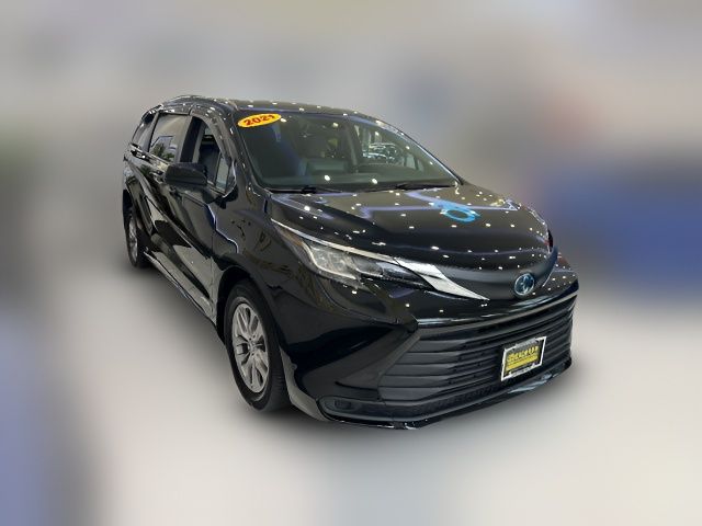 2021 Toyota Sienna LE