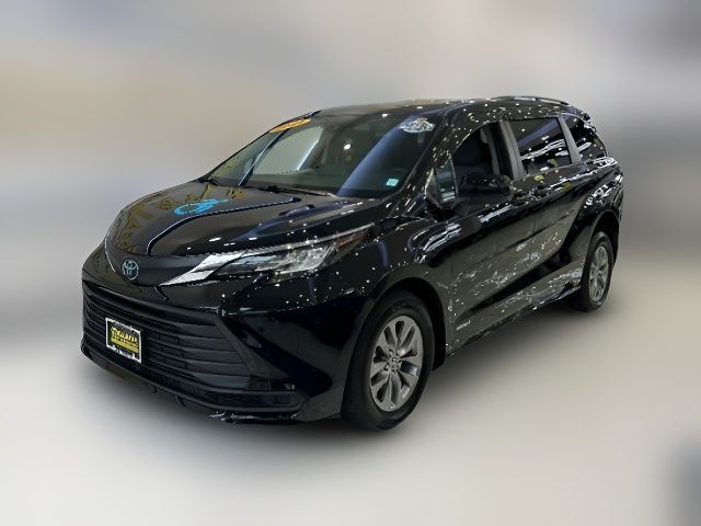 2021 Toyota Sienna LE