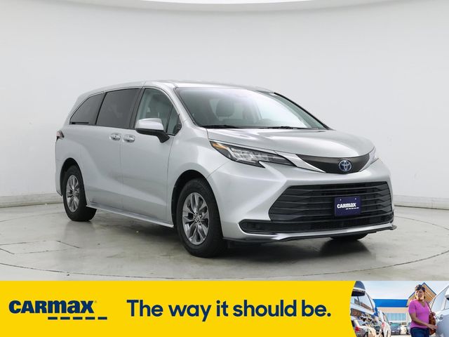 2021 Toyota Sienna LE