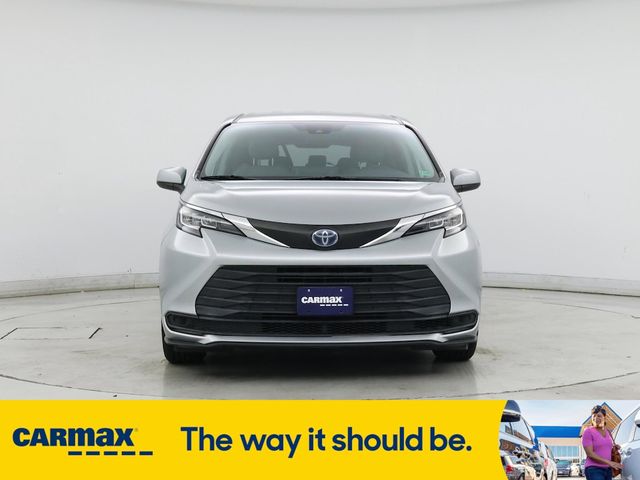 2021 Toyota Sienna LE