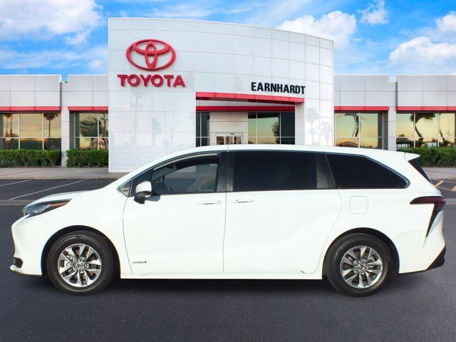 2021 Toyota Sienna LE