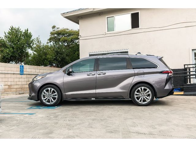 2021 Toyota Sienna Platinum