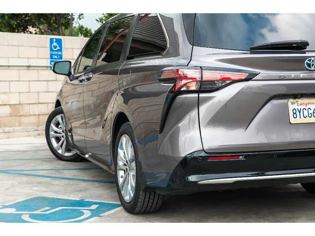 2021 Toyota Sienna Platinum