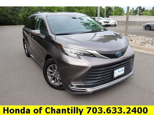 2021 Toyota Sienna XLE