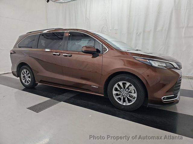 2021 Toyota Sienna XLE