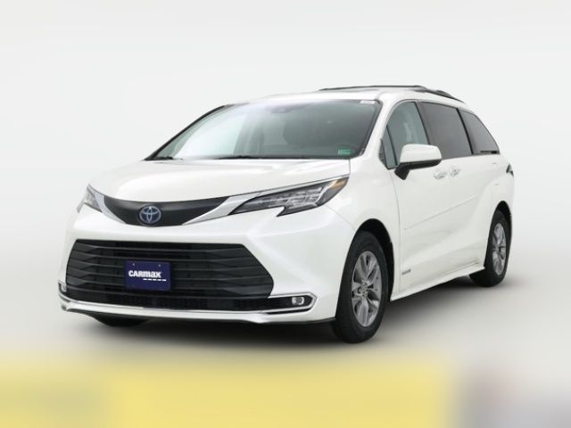 2021 Toyota Sienna XLE
