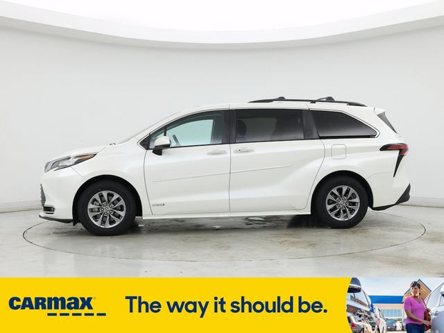 2021 Toyota Sienna XLE