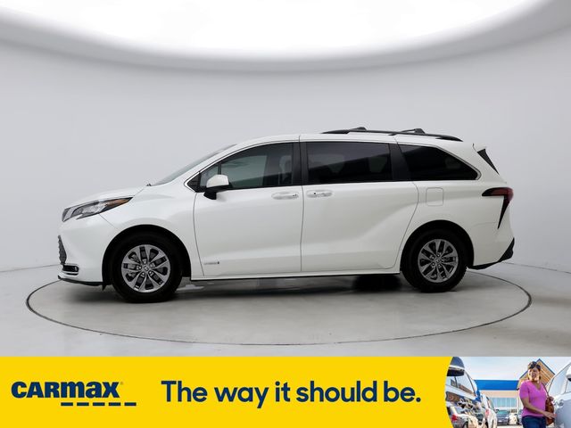 2021 Toyota Sienna XLE